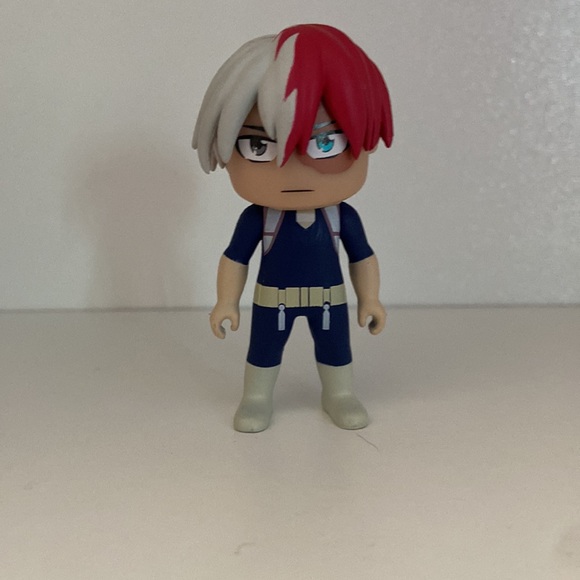 Small Todoroki Action Figure - Picture 3 of 3